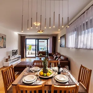 Isabela Prague With Front Apartment